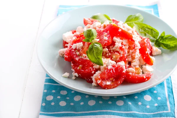 Tomat och feta ost sallad — Stockfoto