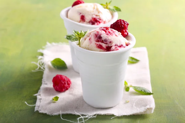 Es krim raspberry — Stok Foto