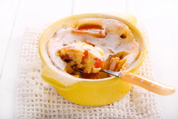 Fruit  pudding with icing sugar — Stock Photo, Image
