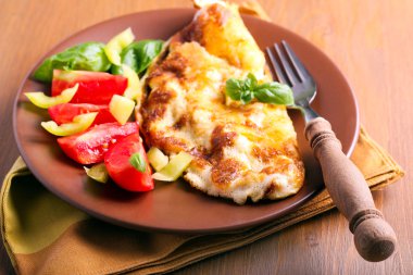 Camembert peynirli omlet 