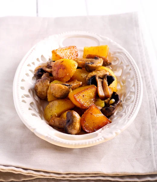 Roasted potato and mushroom — Stock Photo, Image