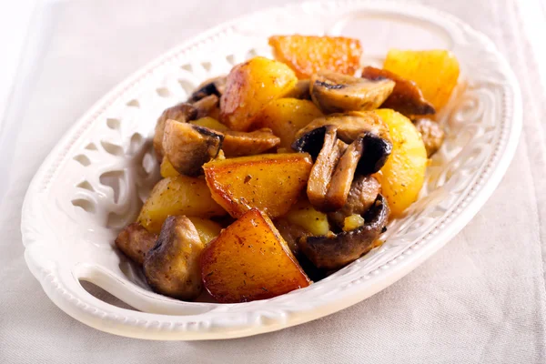 Roasted potato and mushroom — Stock Photo, Image