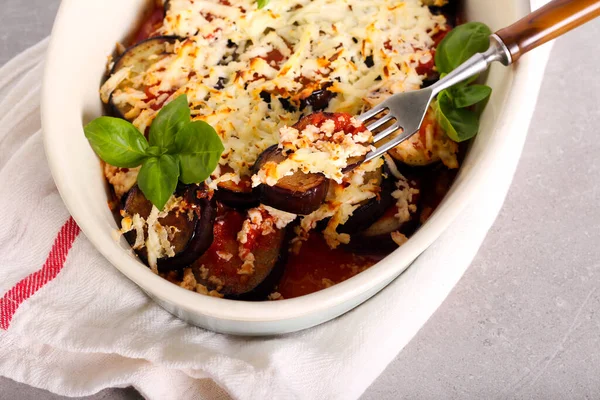 Melanzane Salsa Pomodoro Forno Sotto Formaggio — Foto Stock