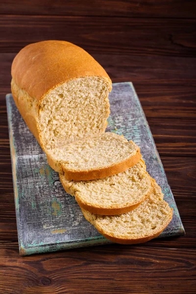 Gemide Dilimlenmiş Yapımı Kepekli Tost Ekmeği — Stok fotoğraf