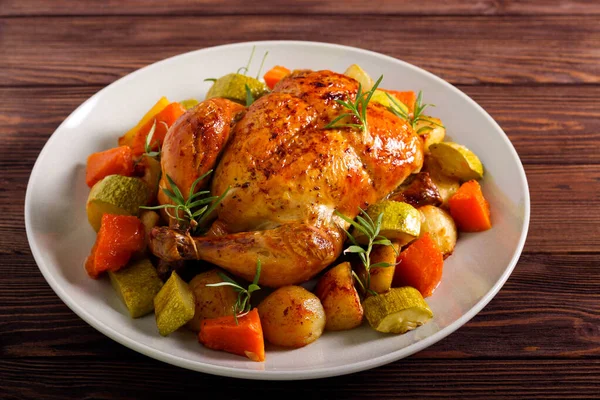 Pieczony Kurczak Warzywami Talerzu — Zdjęcie stockowe