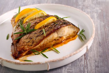 Biberiye ve limonlu fileto.