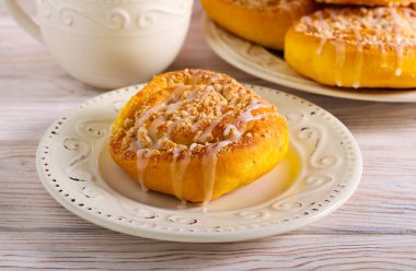 Streusel balkabağı kremalı rulo