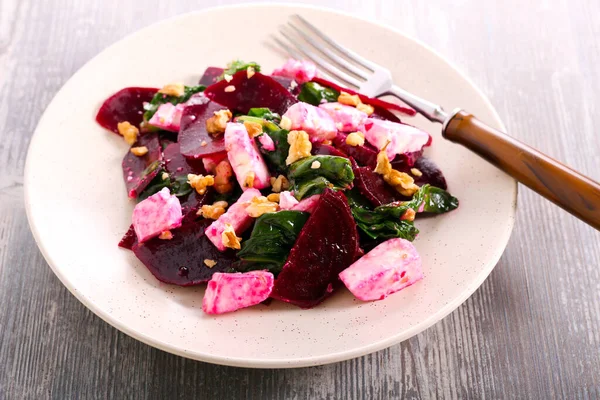 Beetroot Spinach Feta Salad Nuts Plate — Stock Photo, Image