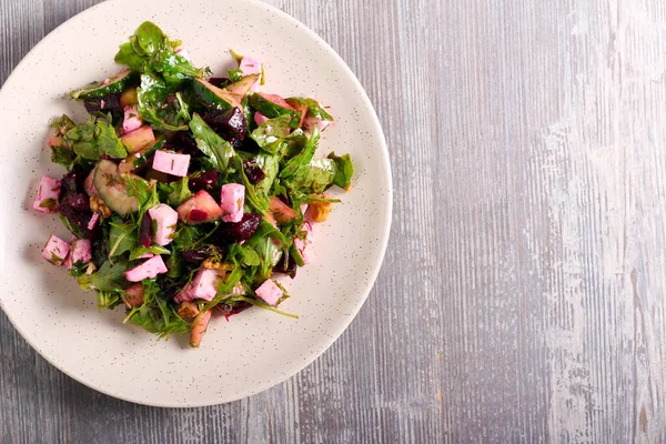 Salade Met Rode Biet Feta Kruiden Geserveerd Bord — Stockfoto