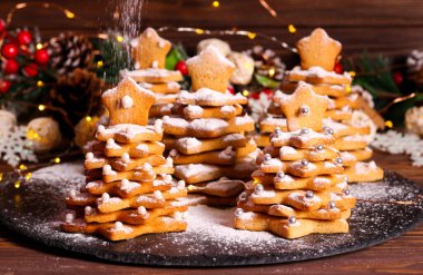 Zencefilli Noel ağacı kurabiyesi ve şekerli