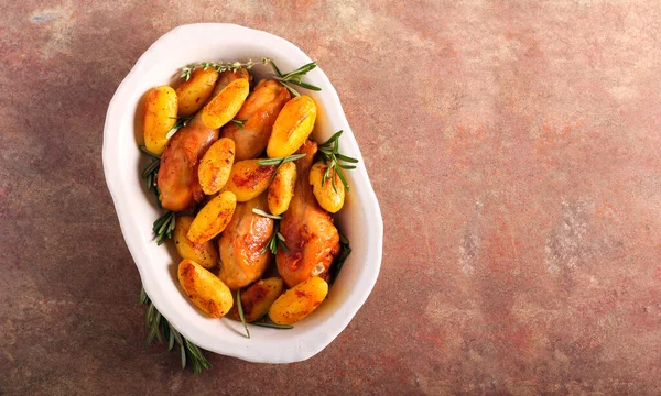 Geroosterde Kippendrumsticks Met Aardappelen — Stockfoto