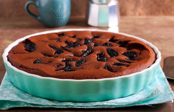 Chocolate Prune Torte Tin — Stock Photo, Image