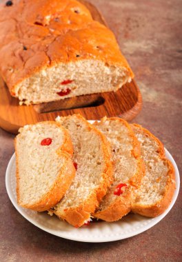 Sally Lunn büyük çörek ya da hamur mayasından yapılmış, dilimlenmiş