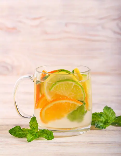 Citrus Mint Lemonade Glass — Stock Photo, Image