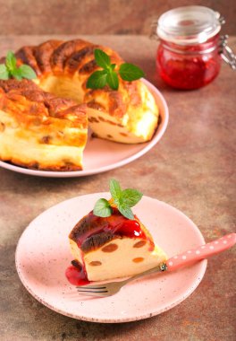 Peynirli kuru üzüm ile dilim