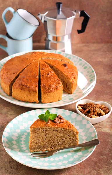 Walnusskuchen Scheiben Geschnitten Und Serviert — Stockfoto