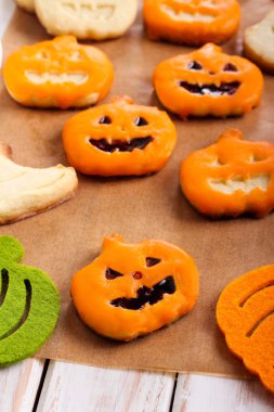 Kabak şekli halloween kurabiye 