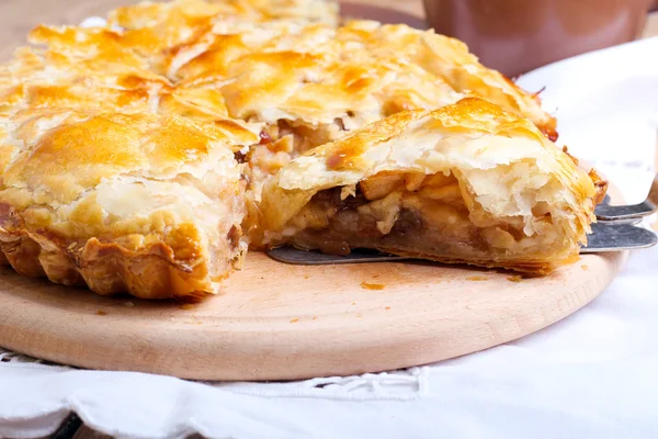 Puff pastry apple filling pie — Stock Photo, Image