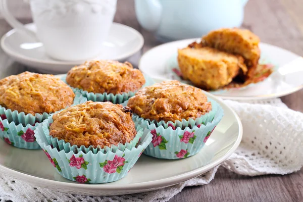 Havuç ve elma muffins — Stok fotoğraf