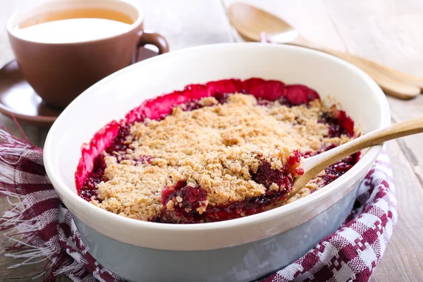 Fruit crumble cake — Stock Photo, Image