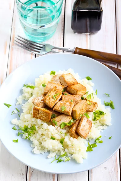 Tofu en bloemkool — Stockfoto