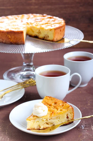 Fatia de bolo de maçã — Fotografia de Stock