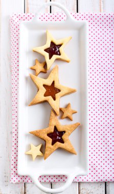 Reçel dolum ile yıldız bisküvi