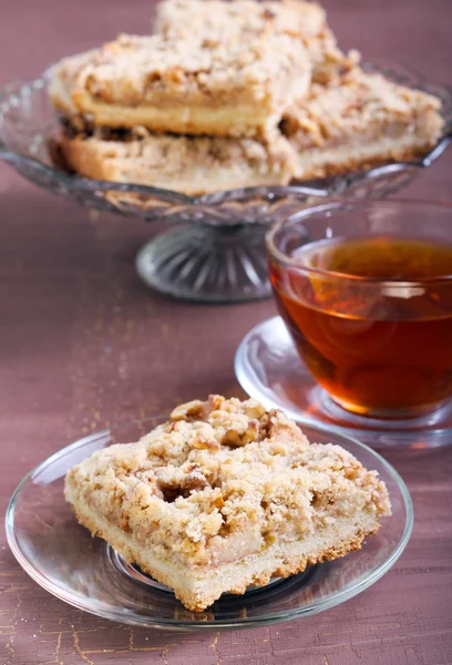 Apple, nut crumble slice — Stock Photo, Image