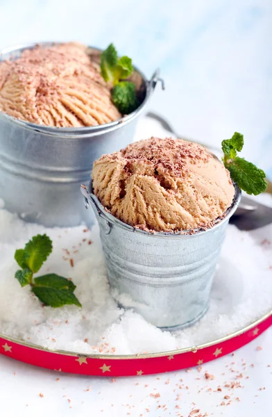 Karamelli dondurma — Stok fotoğraf