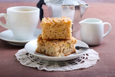 Elma kahve kek kareleri 