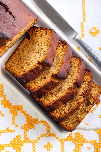 Honey rye loaf cake — Stock Photo, Image