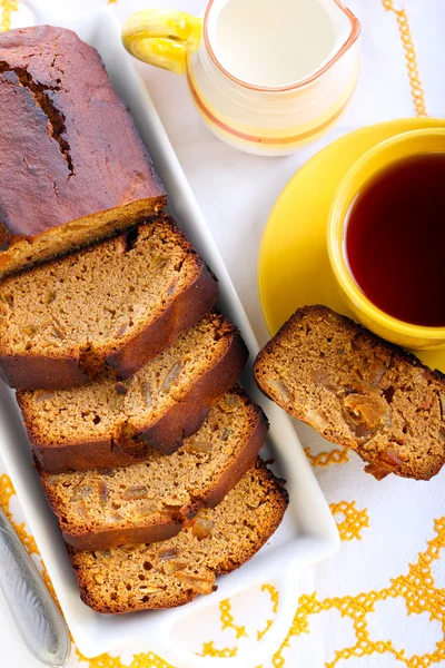 Honey rye loaf cake — Stock Photo, Image