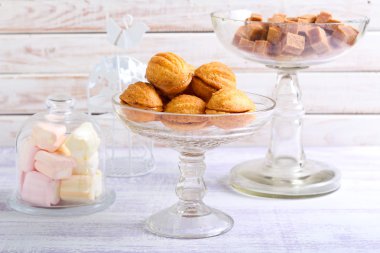 Tatlı pasta topları Karamel dolgulu 