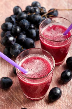 Taze üzüm suyu yaptı