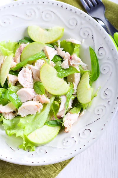 Green apple and chicken salad — Stock Photo, Image