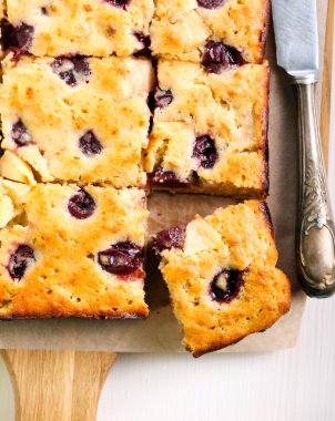 Elma ve meyve traybake 