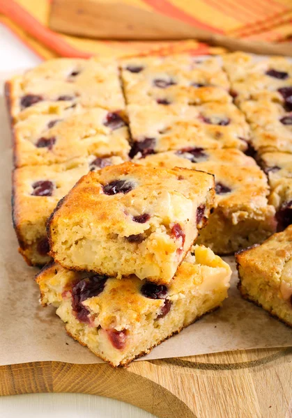 Tarta de manzana y bayas — Foto de Stock