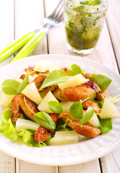 Grilled chicken breast salad — Stock Photo, Image