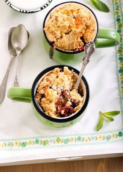 Fruit crumble topping cupcakes — Stock Photo, Image