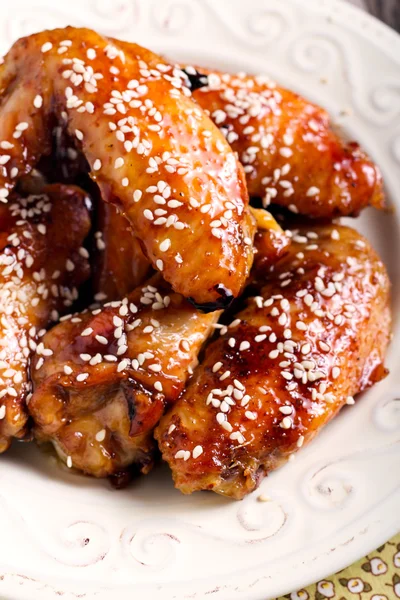 Sticky sesame chicken wings — Stock Photo, Image