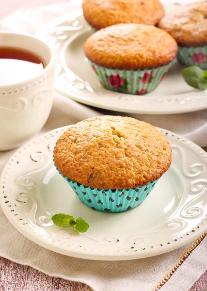 Zemelen en rozijn muffins — Stockfoto