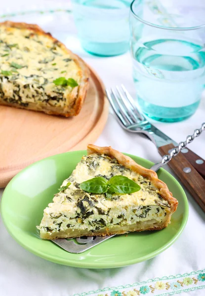 Feta cheese and spinach  tart — Stock Photo, Image