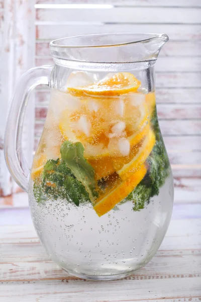 Citrus and mint sparkling water — Stock Photo, Image
