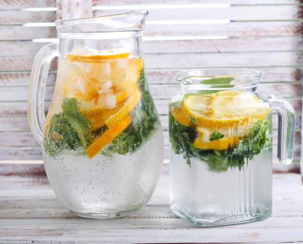 Citrus and mint sparkling water — Stock Photo, Image