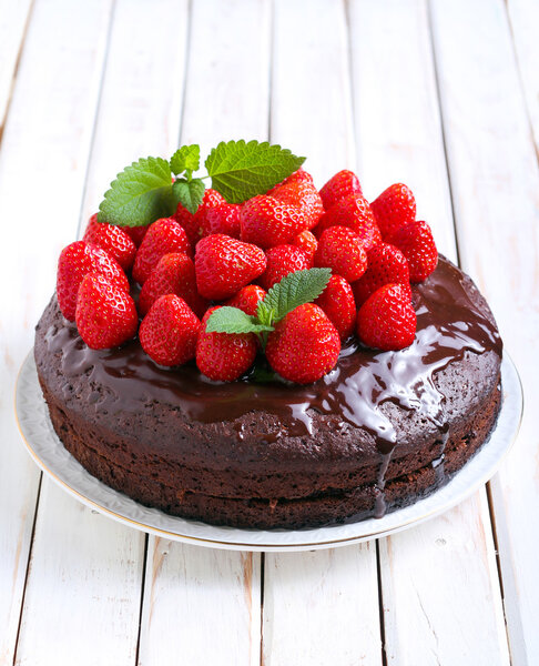 Двухслойный шоколадный торт
