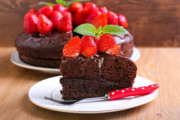 Zwei Lagen Schokoladenkuchen — Stockfoto