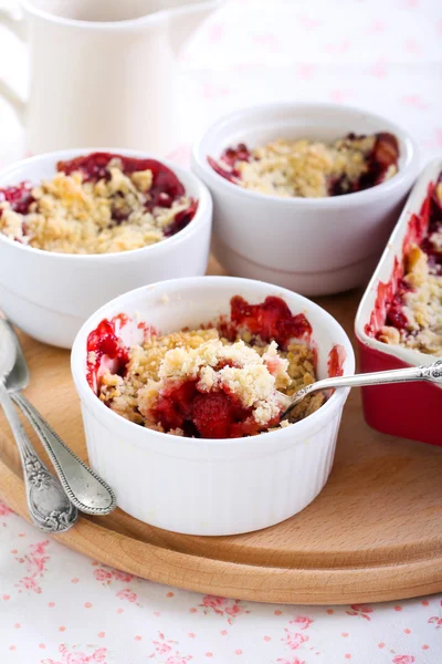 Berry crumble — Stock Photo, Image