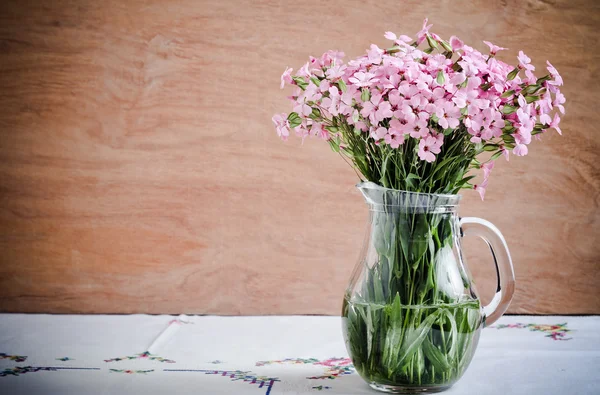 Mazzo di fiori rosa campo — Foto Stock