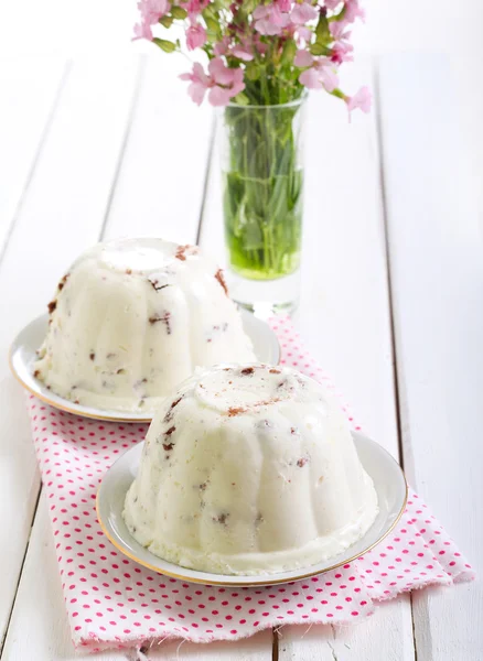 Cookies and cream mini cheesecakes — Stock Photo, Image