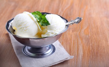 Vanilyalı dondurma.